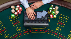 Poker Trực Tuyến Hay Truyền Thống: Lựa Chọn Của Bạn?